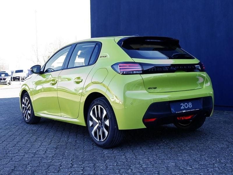 Gebraucht Peugeot 208 Style 101 PS (74 kW) 2025 Gelb Kleinwagen
