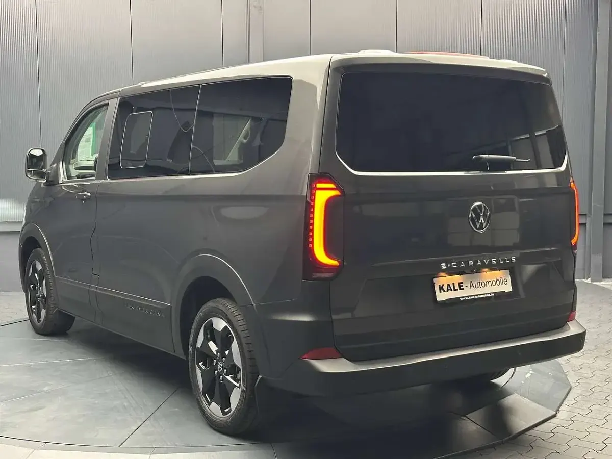 Neu VW Caravelle PanAmericana 160 kW (218 PS) 2025 Graphite dust metallic Van