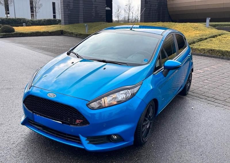 Gebraucht Ford Fiesta Titanium X 101 PS (74 kW) 2013 Blau Kleinwagen