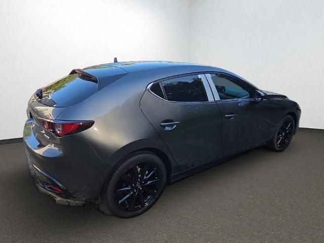 Neu Mazda 3 Homura-Line 140 PS (102 kW) 2025 Grau Limousine