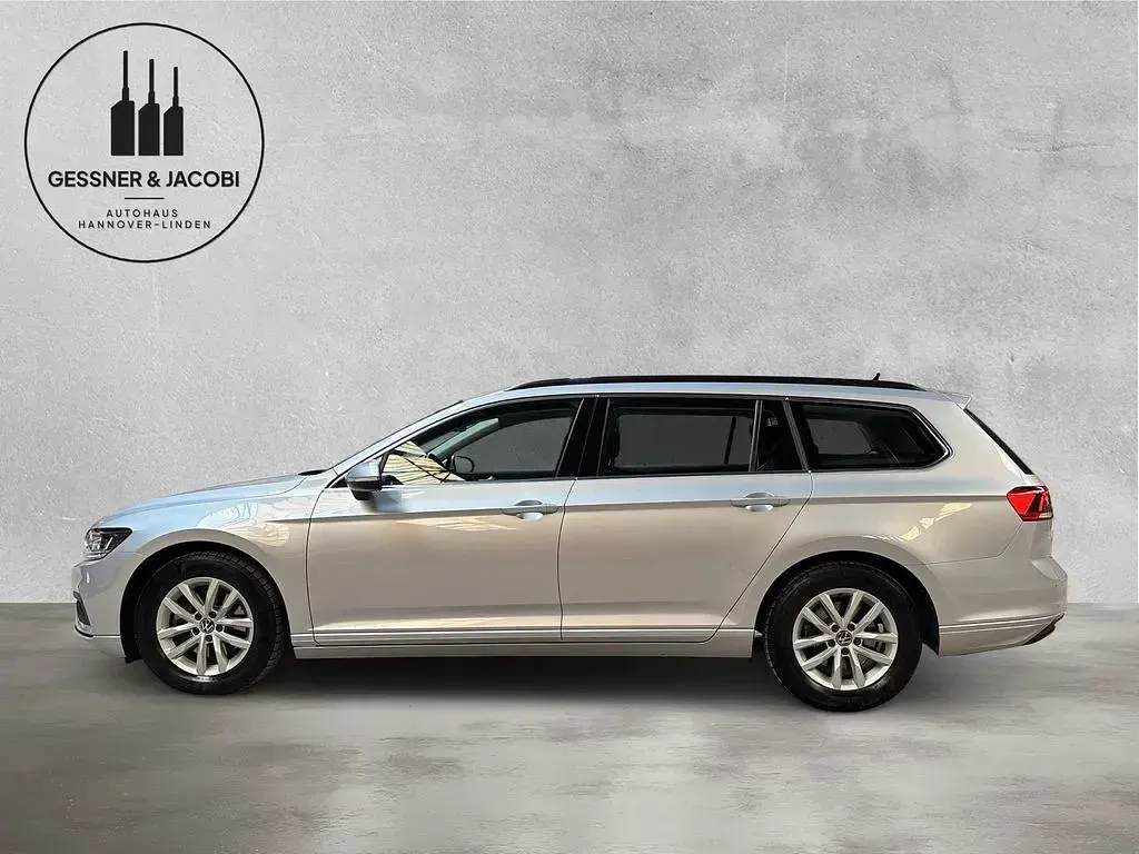 Gebraucht VW Passat Business 150 PS (110 kW) 2023 Gelb Kombi