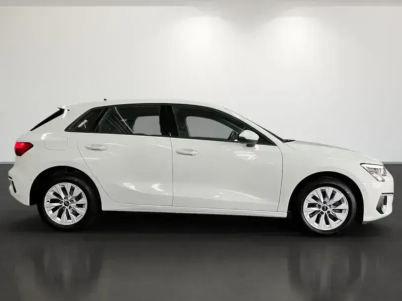 Gebraucht Audi A3 Sportback e-tron Comfort 204 PS (150 kW) 2023 Weiss Kleinwagen