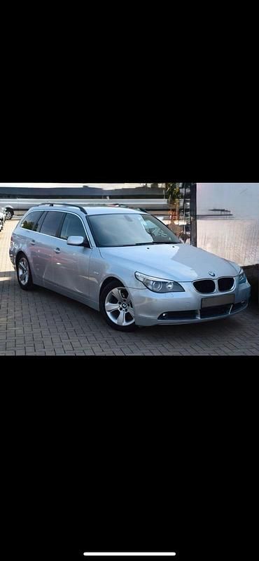 Gebraucht BMW 523 Advantage 177 PS (130 kW) 2007 Silber Kombi