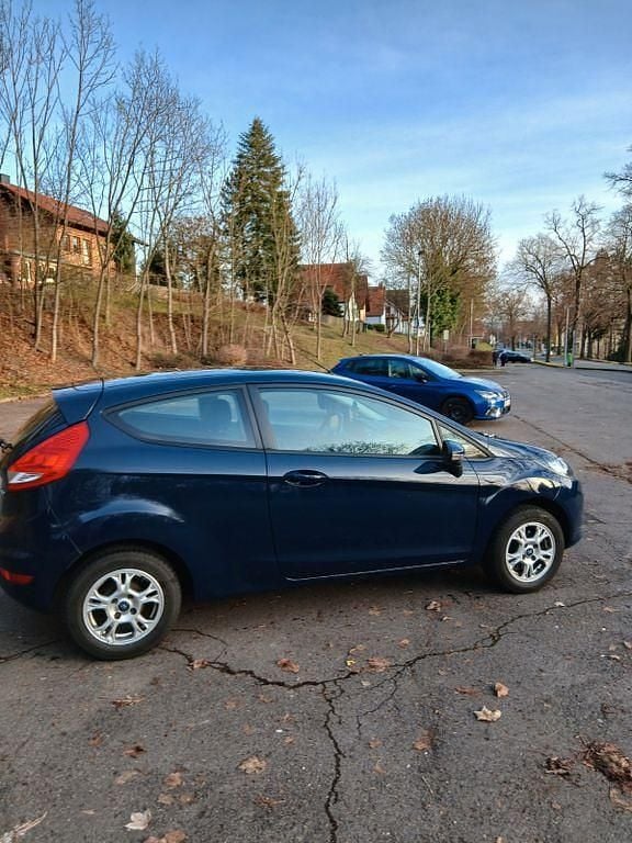 Gebraucht Ford Fiesta Trend 60 PS (44 kW) 2011 Blau Limousine
