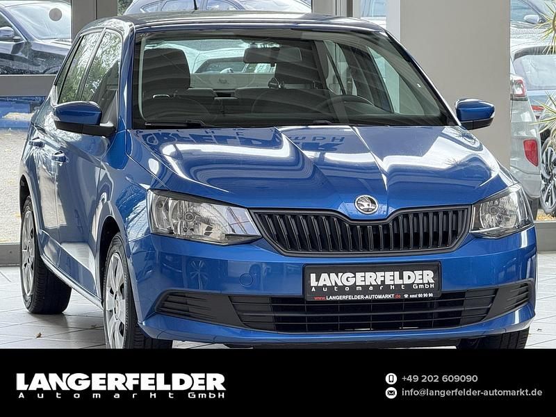 Raceblau metallic raceblau metallic Gebraucht 2016 Skoda Fabia Cool Edition Kleinwagen | 6.999 € (Fairer Preis) - Bild 1/4