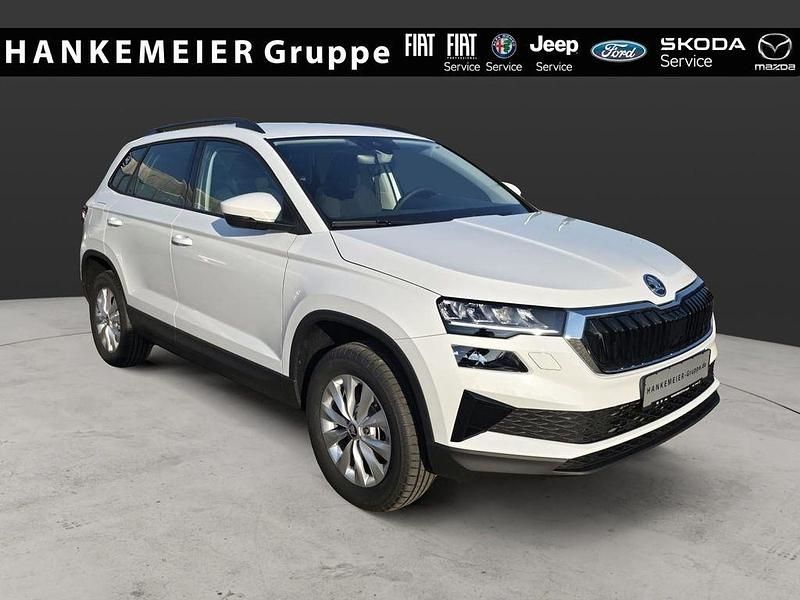 Neu Skoda Karoq Selection 150 PS (110 kW) 2025 Moonweiß perleffekt SUV