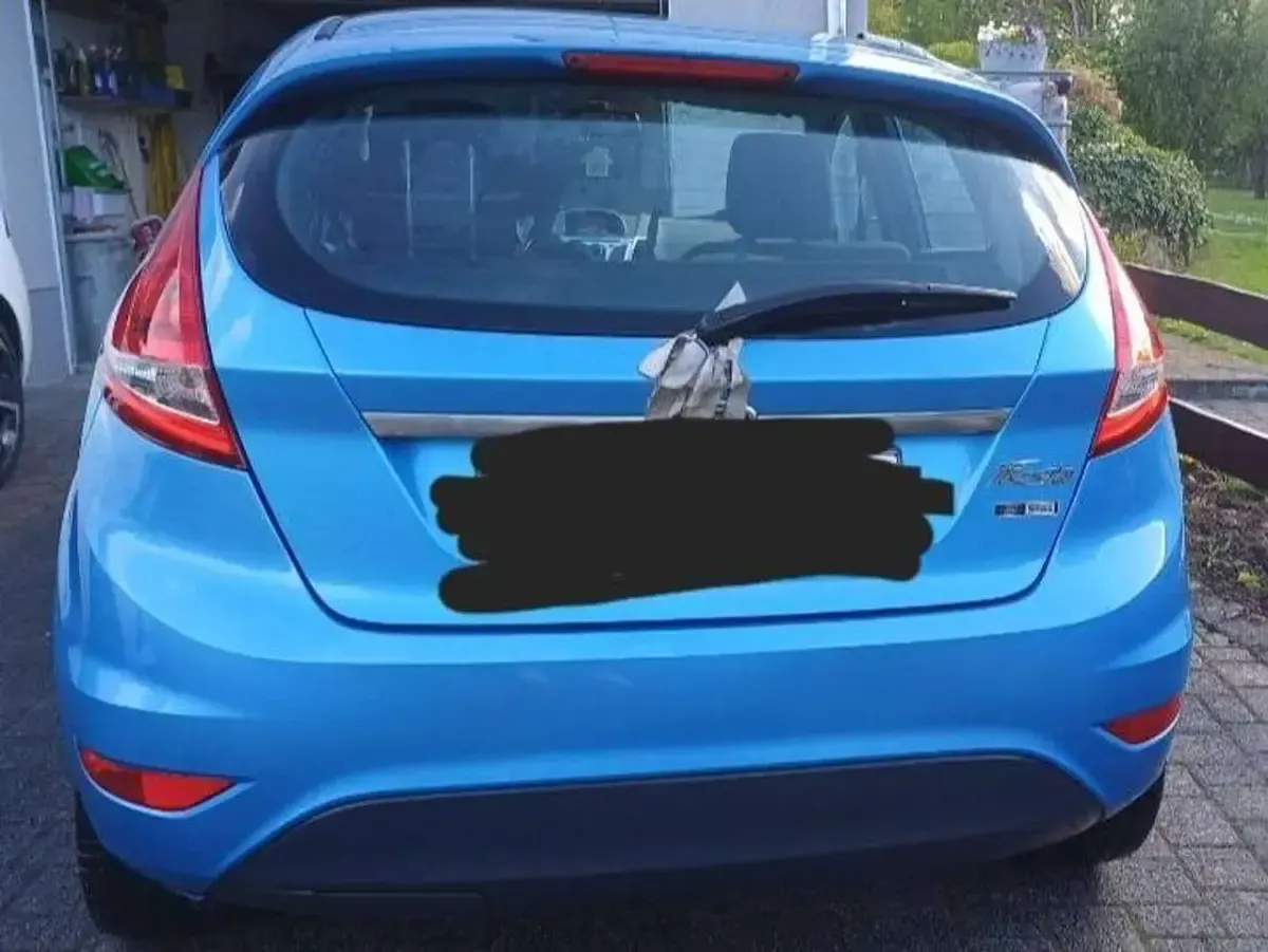 Gebraucht Ford Fiesta Titanium 82 PS (60 kW) 2011 Blau Limousine