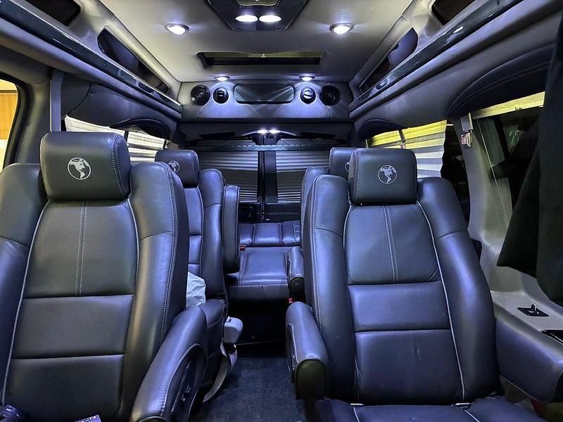 Gebraucht Chevrolet Express 345 PS (253 kW) 2017 Schwarz Van / Kleinbus