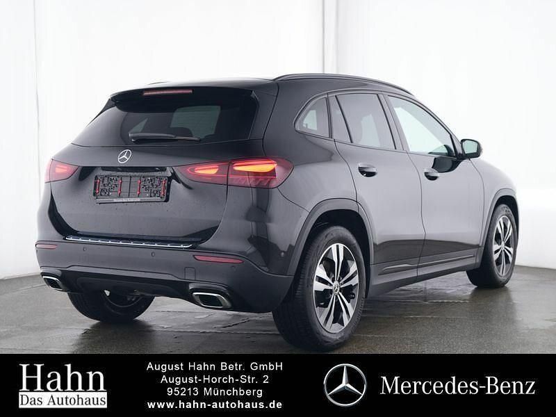 Gebraucht Mercedes GLA200 Progressive 163 PS (119 kW) 2024 Lack kosmosschwarz SUV