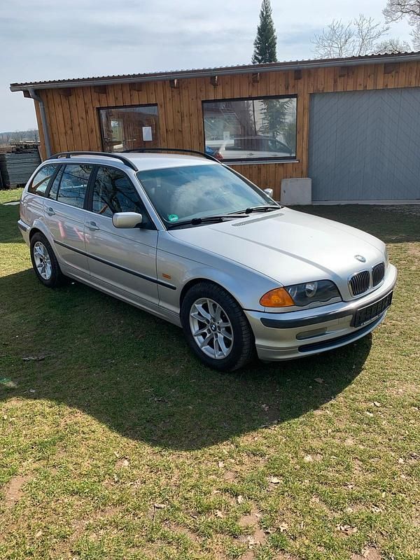 Gebraucht BMW 320 150 PS (110 kW) 2000 Silber Kombi