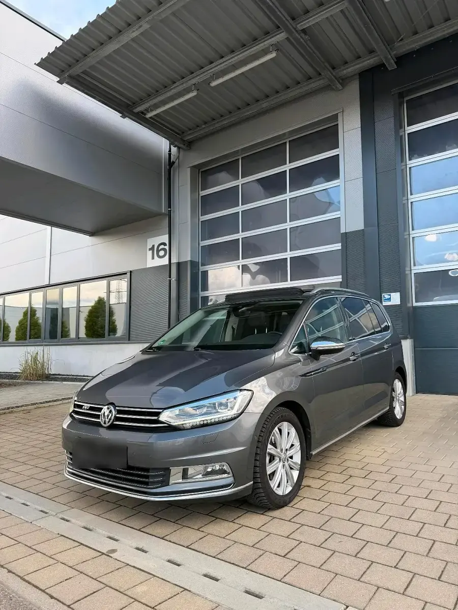 Gebraucht VW Touran Highline 150 PS (110 kW) 2015 Grau Van / Kleinbus