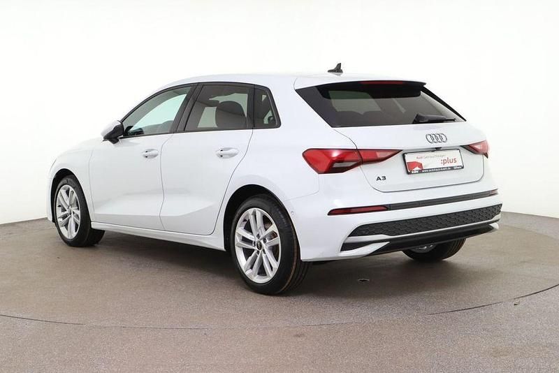 Second-hand Audi A3 Advanced 150 CP (110 kW) 2025 Alb Berlinǎ
