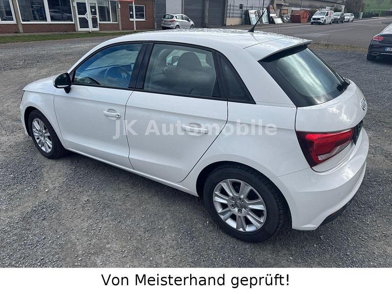 Gebraucht Audi A1 Sportback Basis 95 PS (69 kW) 2018 Weiß Kleinwagen