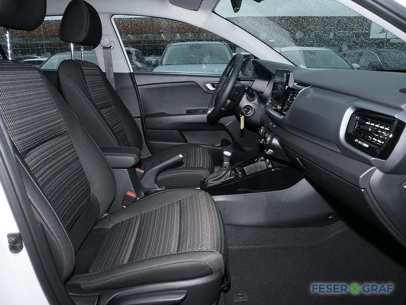 Uusi Kia Stonic Vision 101 HP (74 kW) 2025 Valkoinen Katumaasturi