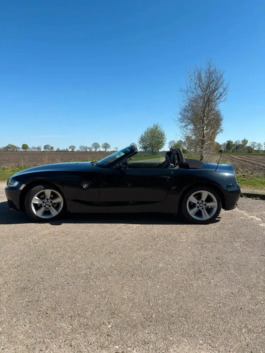 Gebraucht BMW Z4 Basis 150 PS (110 kW) 2007 Schwarz Cabrio