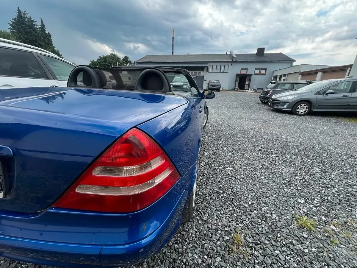 Gebraucht Mercedes SLK200 Edition 163 PS (119 kW) 2000 Blau Cabrio
