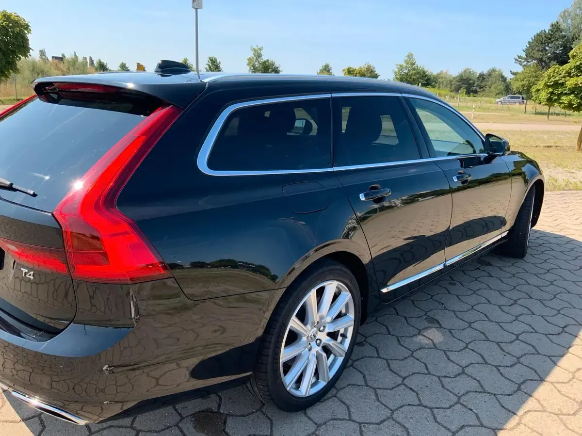Gebraucht Volvo V90 Inscription 190 PS (139 kW) 2018 Schwarz Kombi