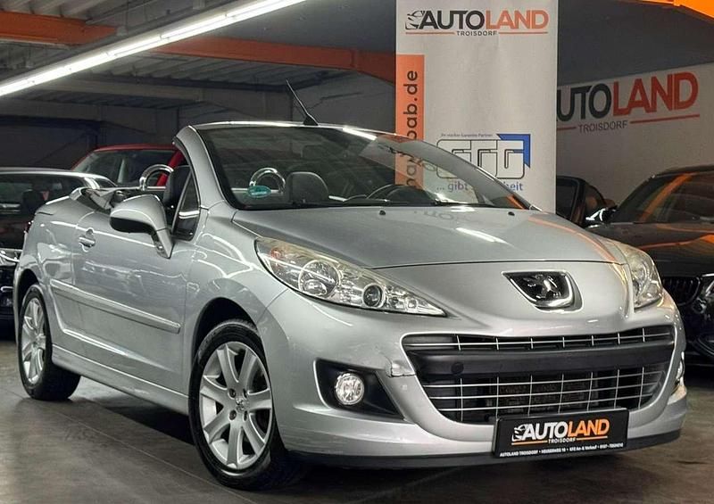 Gris aluminium Gebraucht 2010 Peugeot 207 CC Platinum Cabrio | 6.499 € (Teuer) - Bild 1/4