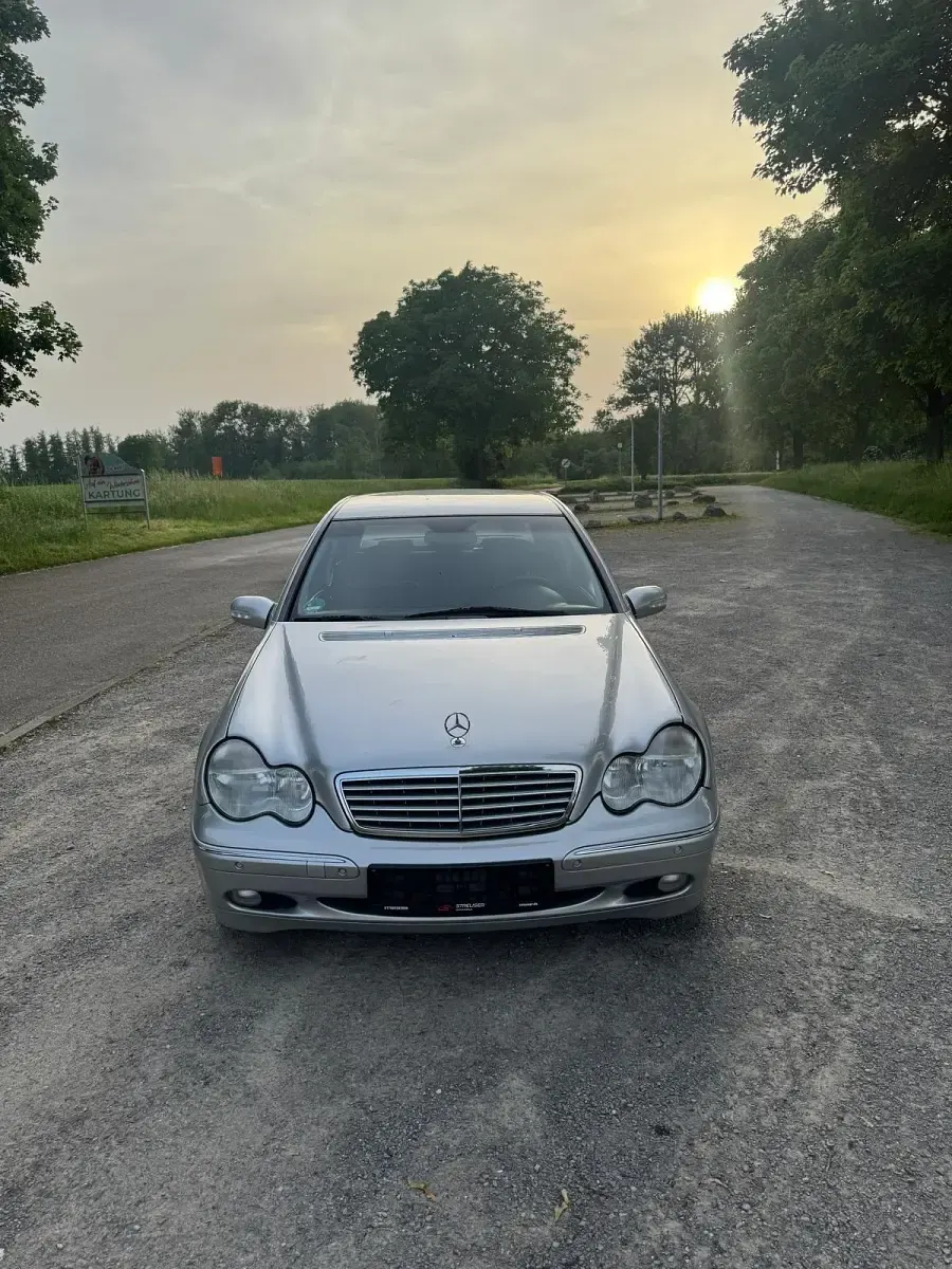 Gebraucht Mercedes C180 152 PS (111 kW) 2001 Silber Limousine
