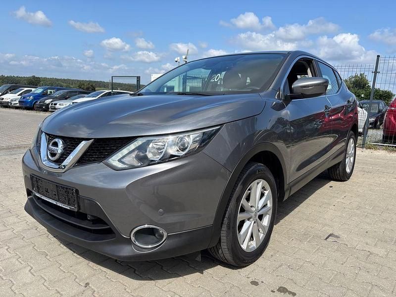 Grau Gebraucht 2015 Nissan Qashqai SUV | 8.800 € (Fairer Preis) - Bild 1/4