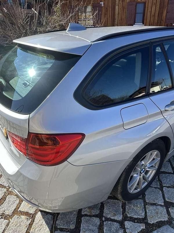 Gebraucht 2013 BMW 316 Kombi | 6.990 € (Guter Preis) - Bild 1/4