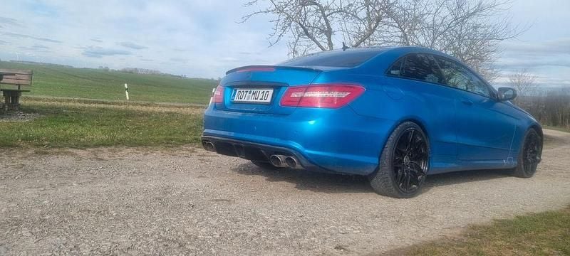 Gebraucht Mercedes E350 292 PS (214 kW) 2009 Blau Coupé