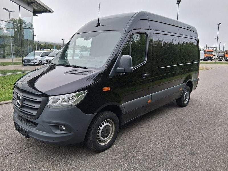 Schwarz Gebraucht 2023 Mercedes Sprinter Van | 34.961 € (Fairer Preis) - Bild 1/4