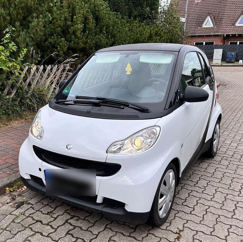 Weiß Gebraucht 2011 Smart ForTwo Coupé Coupé | 3.200 € (Fairer Preis) - Bild 1/4