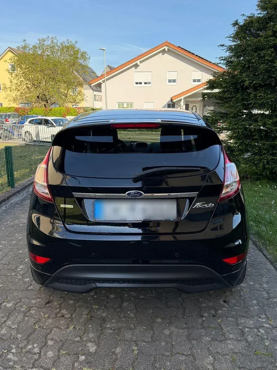 Second-hand Ford Fiesta ST-Line 125 CP (91 kW) 2016 Negru Hatchback