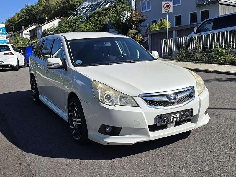 Weiß Gebraucht 2010 Subaru Legacy Kombi | 5.990 € (Teuer) - Bild 1/4
