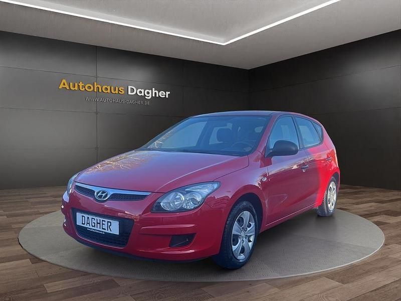 Rot Gebraucht 2010 Hyundai i30 Classic Limousine | 4.950 € (Fairer Preis) - Bild 1/4