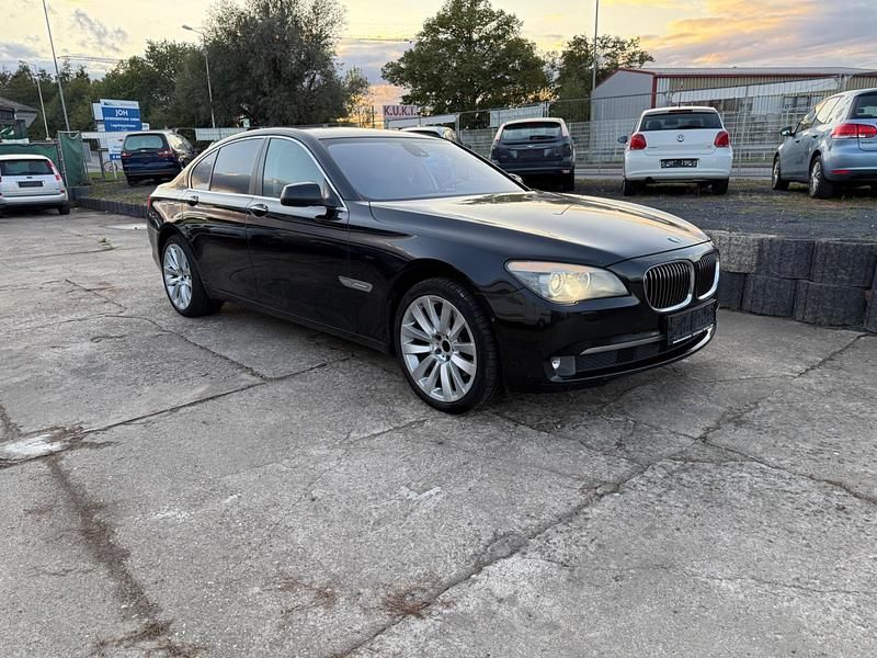 Schwarz Gebraucht 2012 BMW 730 Limousine | 13.900 € (Fairer Preis) - Bild 1/4