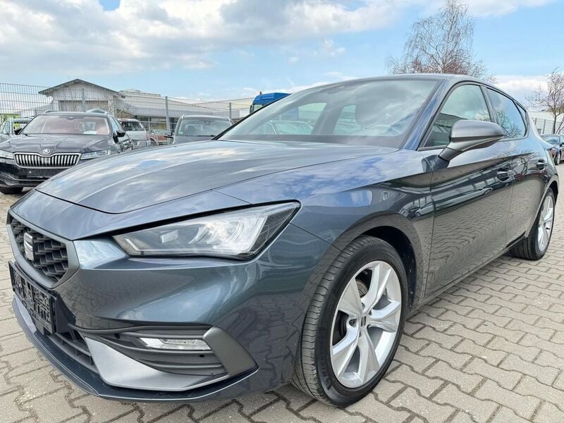 Grau Gebraucht 2022 Seat Leon FR Sport Limousine | 16.190 € (Superpreis) - Bild 1/4