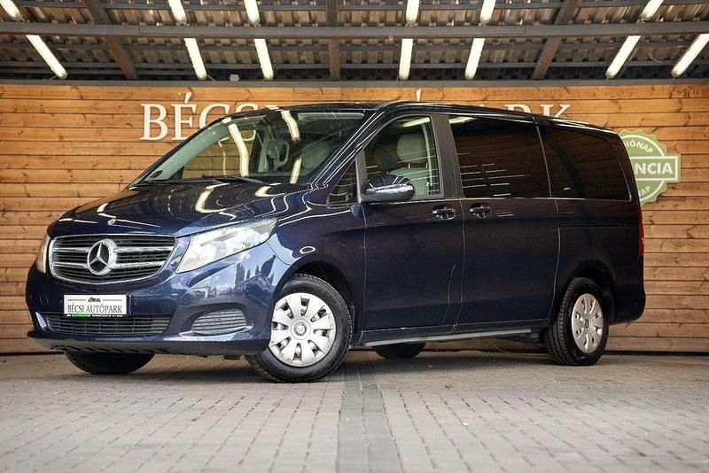Gebraucht Mercedes V220 Avantgarde 163 PS (119 kW) 2014 Blau Van / Kleinbus