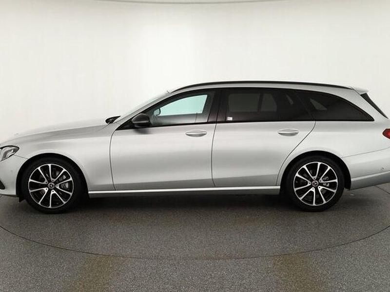 Gebraucht Mercedes E200 Avantgarde 184 PS (135 kW) 2019 Iridiumsilber  met (metallic) Kombi