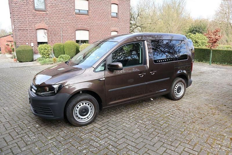 Gebraucht VW Caddy 102 PS (75 kW) 2020 Braun Van / Kleinbus