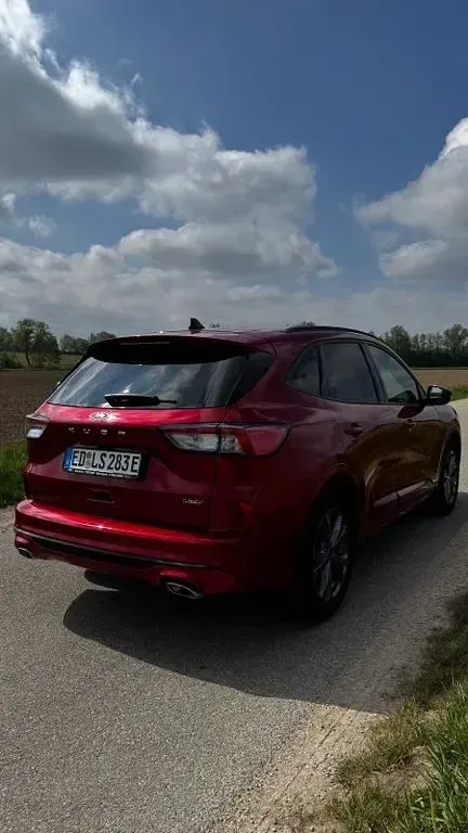 Usado Ford Kuga ST-Line X 225 HP (165 kW) 2022 Vermelho SUV