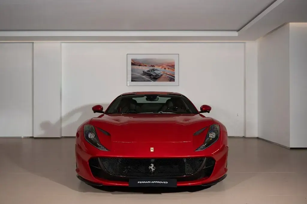 Gebraucht Ferrari 812 799 PS (587 kW) 2024 Rot Cabrio