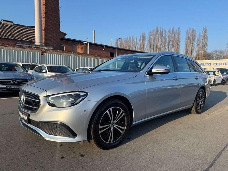 Gebraucht Mercedes E220 200 PS (147 kW) 2023 Hightechsilber metallic Kombi