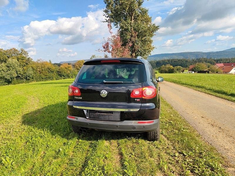 Second-hand VW Tiguan Team 150 CP (110 kW) 2009 Negru SUV