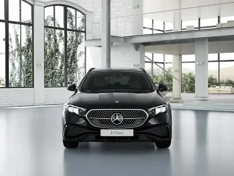 Gebraucht Mercedes E220 AMG 197 PS (144 kW) 2025 Schwarz Limousine