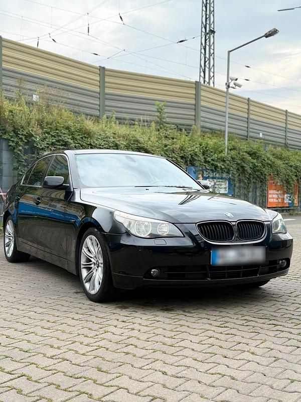 Schwarz Gebraucht 2004 BMW 525 Limousine | 4.500 € (Fairer Preis) - Bild 1/4