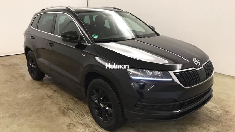 Schwarz Gebraucht 2021 Skoda Karoq Clever SUV | 17.838 € - Bild 1/4