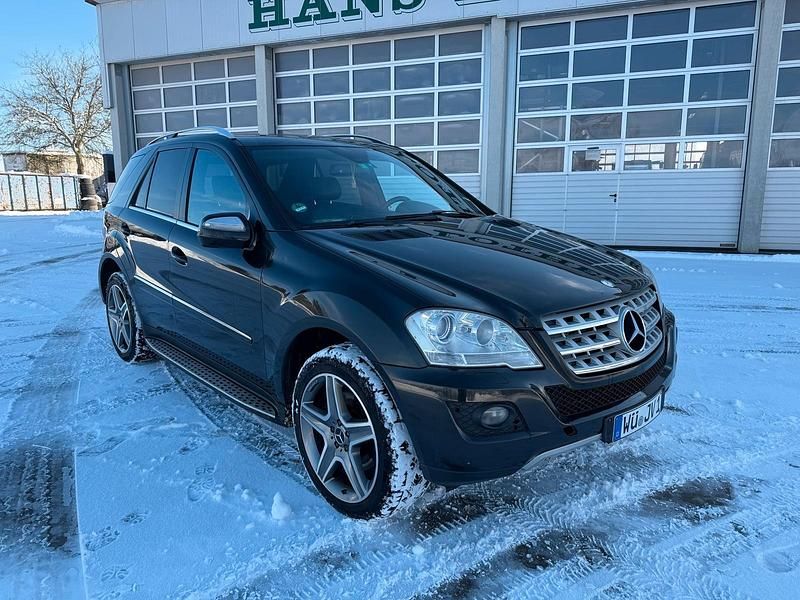 Schwarz Gebraucht 2008 Mercedes ML420 SUV | 10.999 € (Teuer) - Bild 1/4
