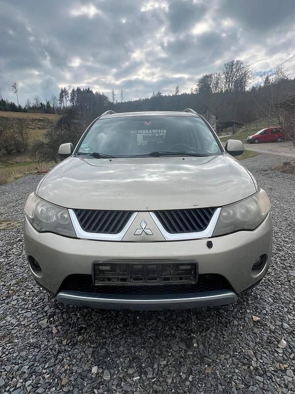 Gebraucht Mitsubishi Outlander 140 PS (102 kW) 2008 Gold SUV