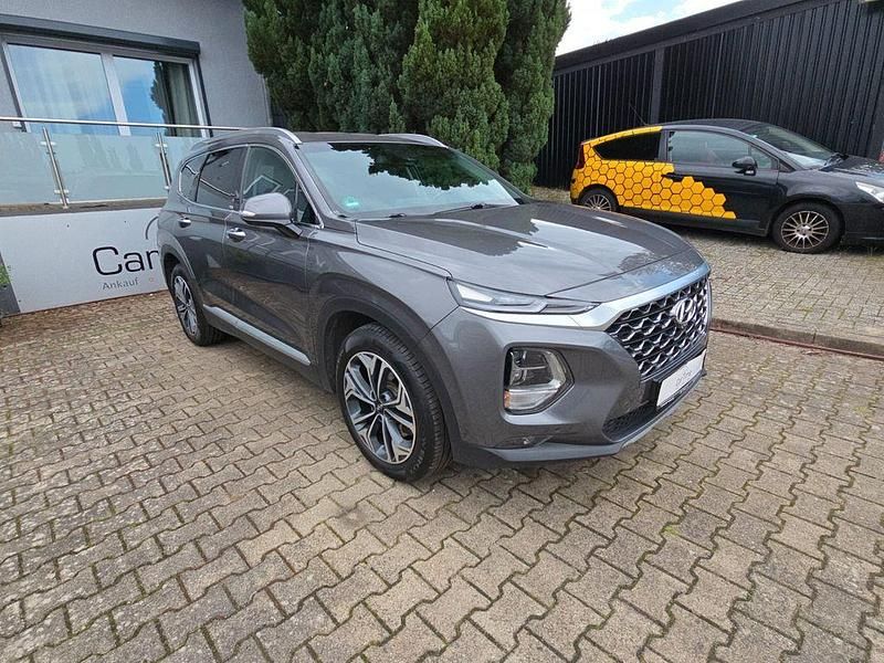 Grau Gebraucht 2020 Hyundai Santa Fe Premium SUV | 21.990 € (Fairer Preis) - Bild 1/4