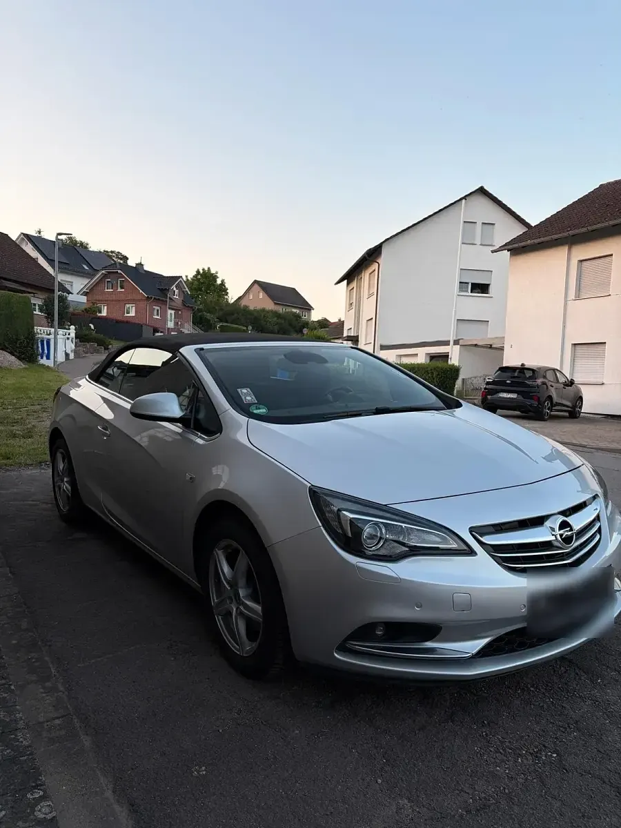 Gebraucht Opel Cascada 140 PS (102 kW) 2016 Silber Cabrio