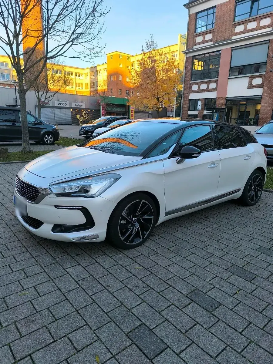 Gebraucht DS Automobiles DS5 180 PS (132 kW) 2017 Weiß Kleinwagen