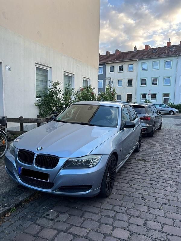 Andere farben Gebraucht 2010 BMW 316 Limousine | 3.000 € - Bild 1/4
