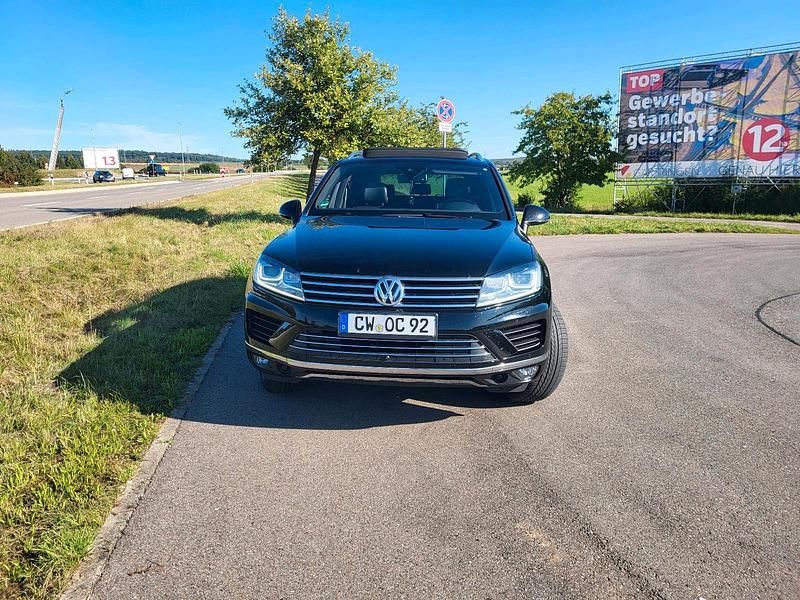 Schwarz Gebraucht 2016 VW Touareg SUV | 28.000 € (Teuer) - Bild 1/4